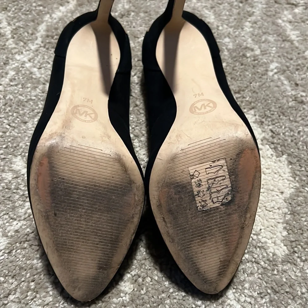 Suede Black Pumps - Picture 5 of 7